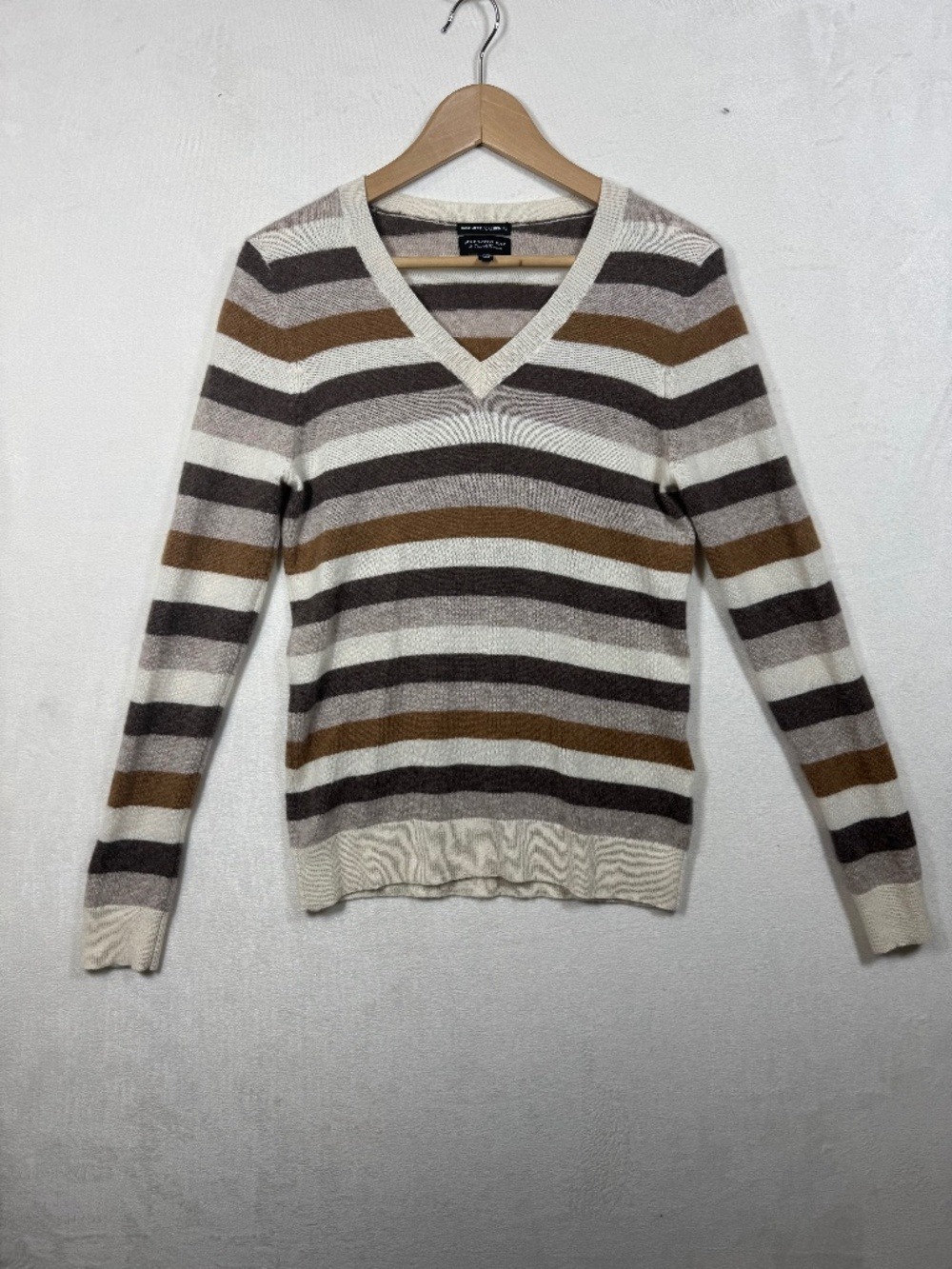 Hudson’s Bay Women's V-Neck Striped Sweater Cashmere in Cream, Brown & Taupe siz